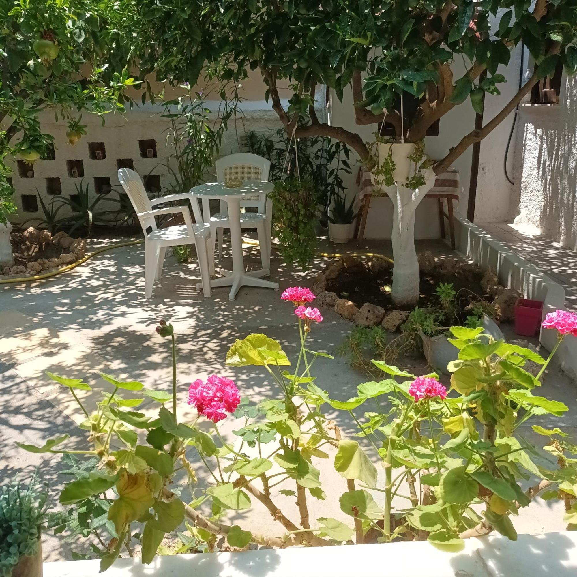 Appartamento Magnolia Senses Kini Esterno foto